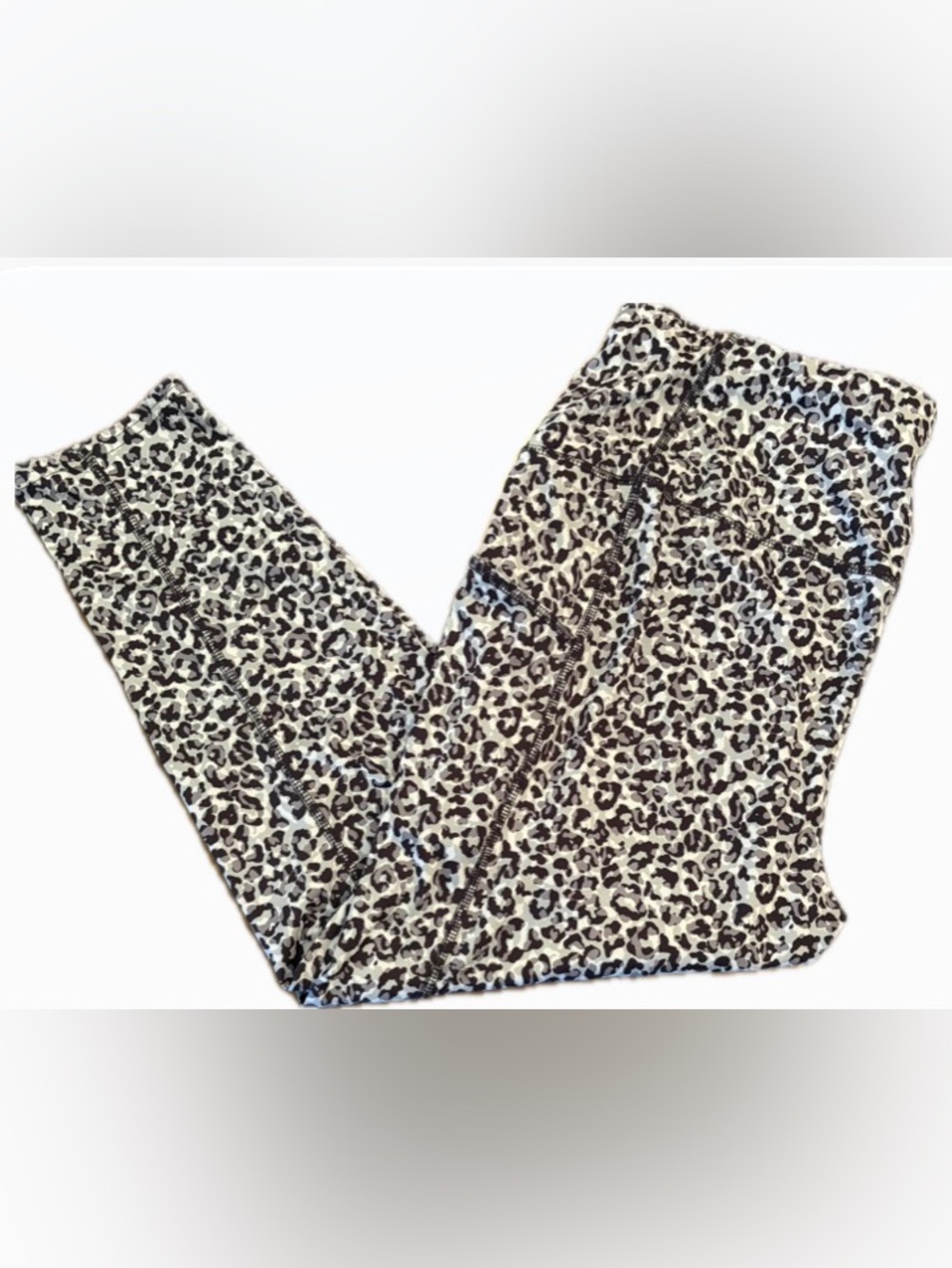 Chico’s Zenergy Leopard Print Side Pocket Leggings Pants 12/14. (Size 2)